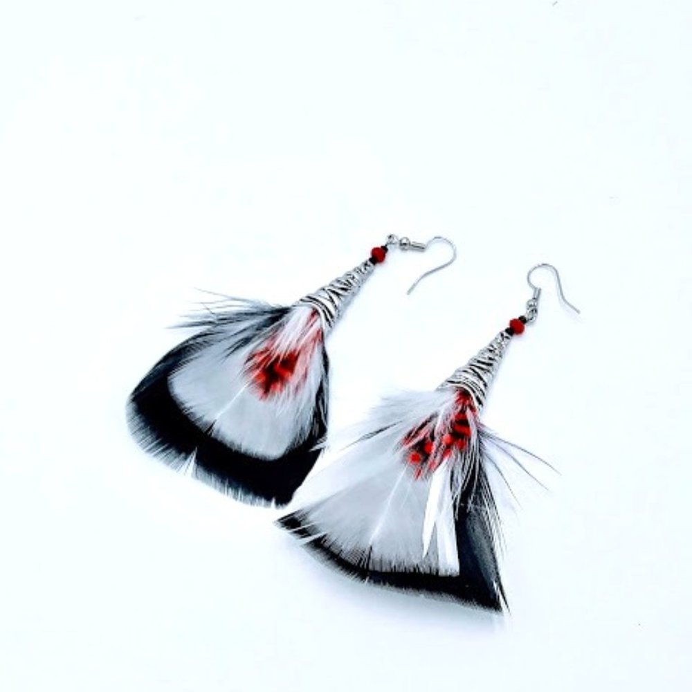 FEATHER EARRINGS*NATURAL/TRENDY/SOUTHWEST/BOHEMIAN*HAND CRAFTED.
